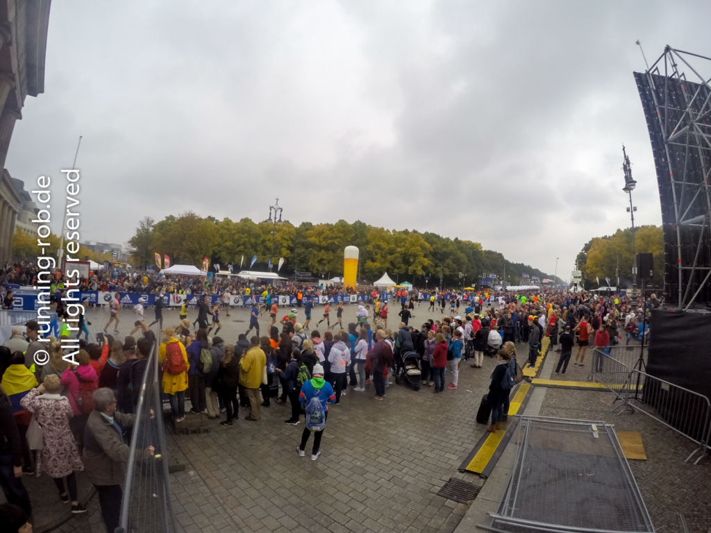 Kurz vor dem Ziel beim Berlin-Marathon 2017